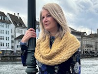 Knitted Telescope Cowl with Nadine MAIN