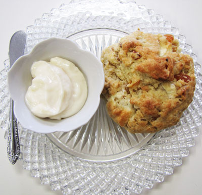 Homemade Scones & Lemon Curd MAIN