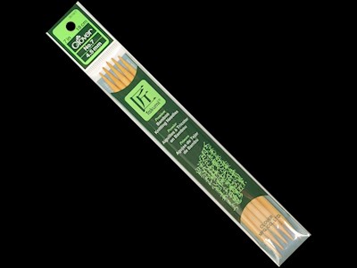Clover Takumi Premium Bamboo Knitting Needles — 7 in/18 cm length, size US 7 (4.5mm) LARGE