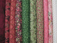 Bargello Quilt Fabric Kit for Wallhanging/Crib Size Quilt 48" x 54.5" _ Rose and Green THUMBNAIL