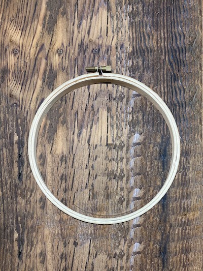 Embroidery Hoop – round, wood 6" LARGE