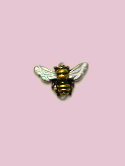 Susan Clarke - Flying Bee Embellishment MAIN