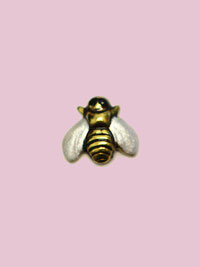 Susan Clarke - Bee Button THUMBNAIL