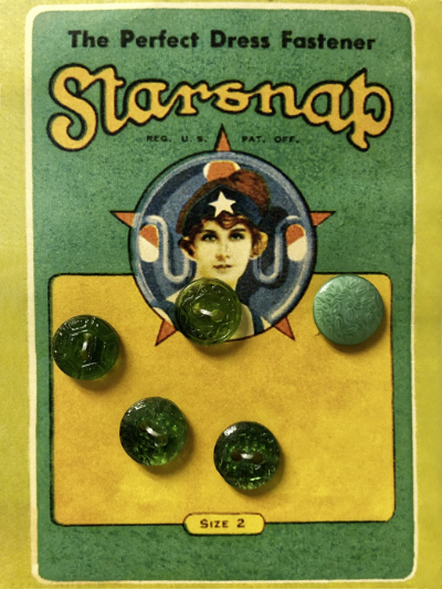VINTAGE Green Buttons on "Starsnap" Card MAIN