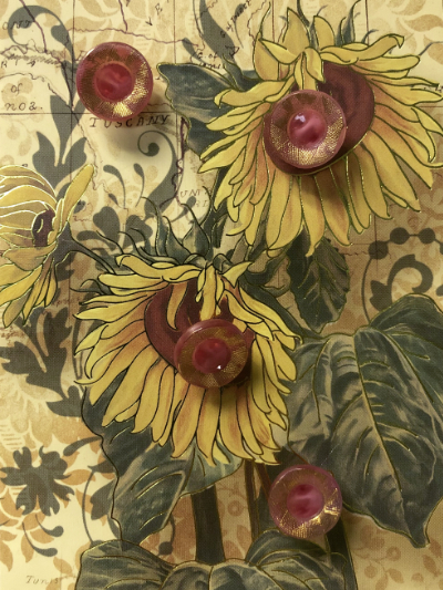 VINTAGE Pink and Gold Buttons on Card with Sunflowers MAIN