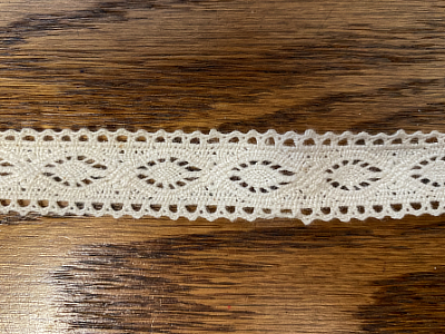 Vintage Lace E – Cream, 5/8", cotton – Priced per yard MAIN