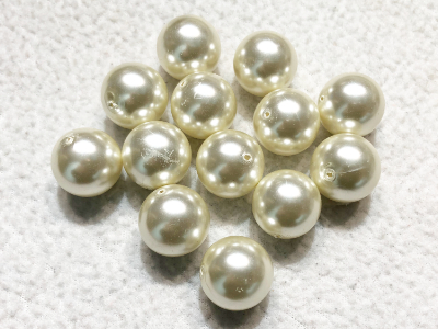 Glass Pearls Ivory 16mm - 13 Beads MAIN