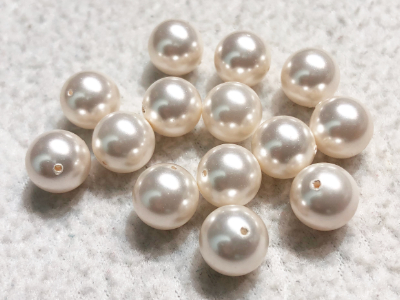 VINTAGE Beads - Swarovski Glass Pearls Light Pink Tint 10mm, 14 beads MAIN