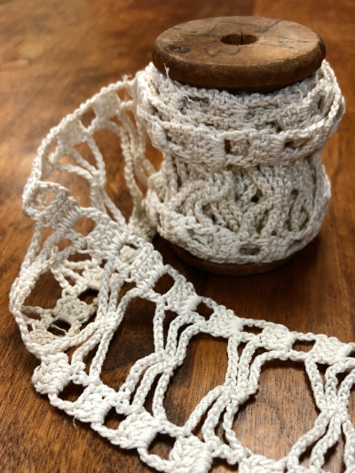 Vintage Lace Trim on "Black's Mercerized" Spool – 1-1/8 yards MAIN