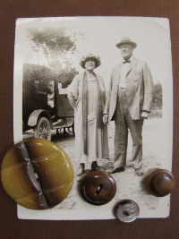 VINTAGE Brown Buttons on Card with Old-Fashioned Photo of Couple THUMBNAIL