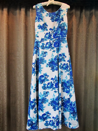 blue and white vintage dress