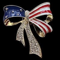 Magnetic Bow Flag Brooch MAIN