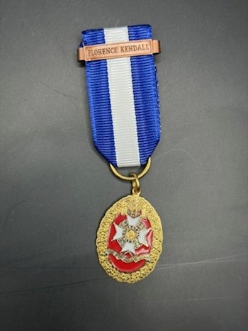 MINI FLORENCE KENDALL MEDAL MAIN