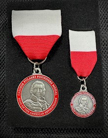 PULASKI MEDAL SET LARGE