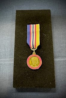 SARAH FULTON MINI MEDAL MAIN