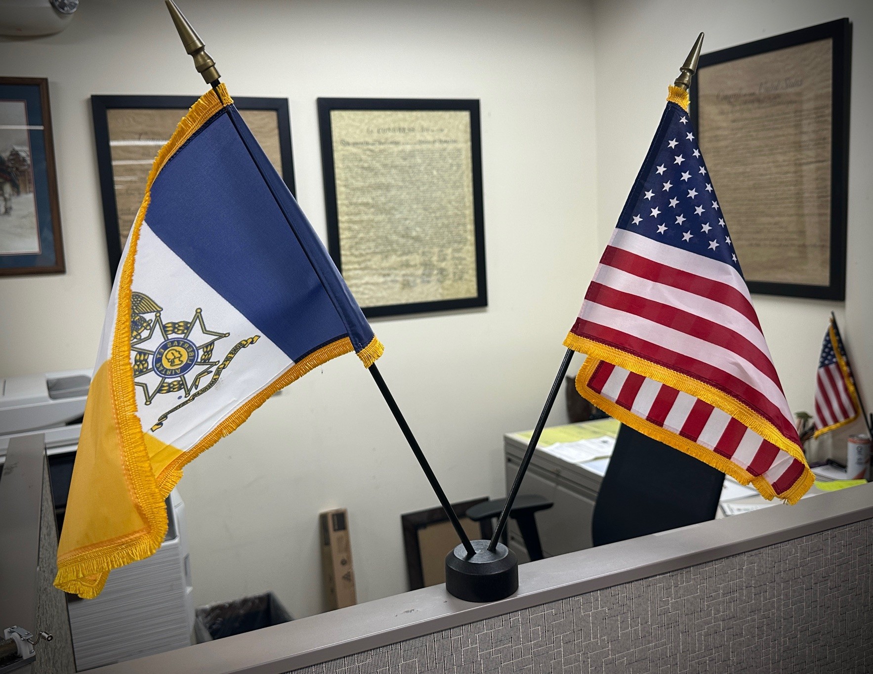8 X 12 IN. US/SAR FLAG DESK SET THUMBNAIL