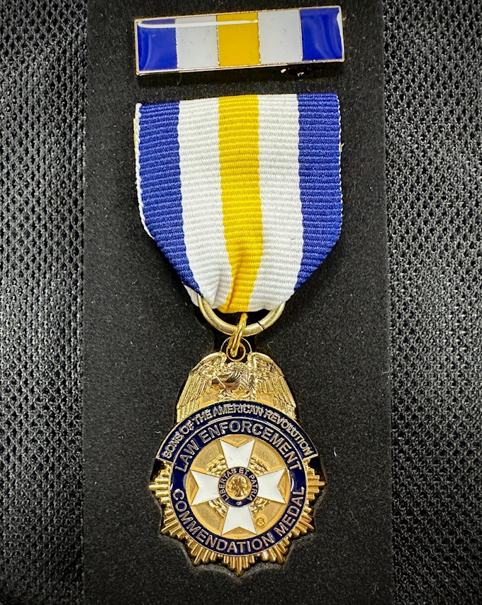LAW ENFORCEMENT MEDAL LARGE