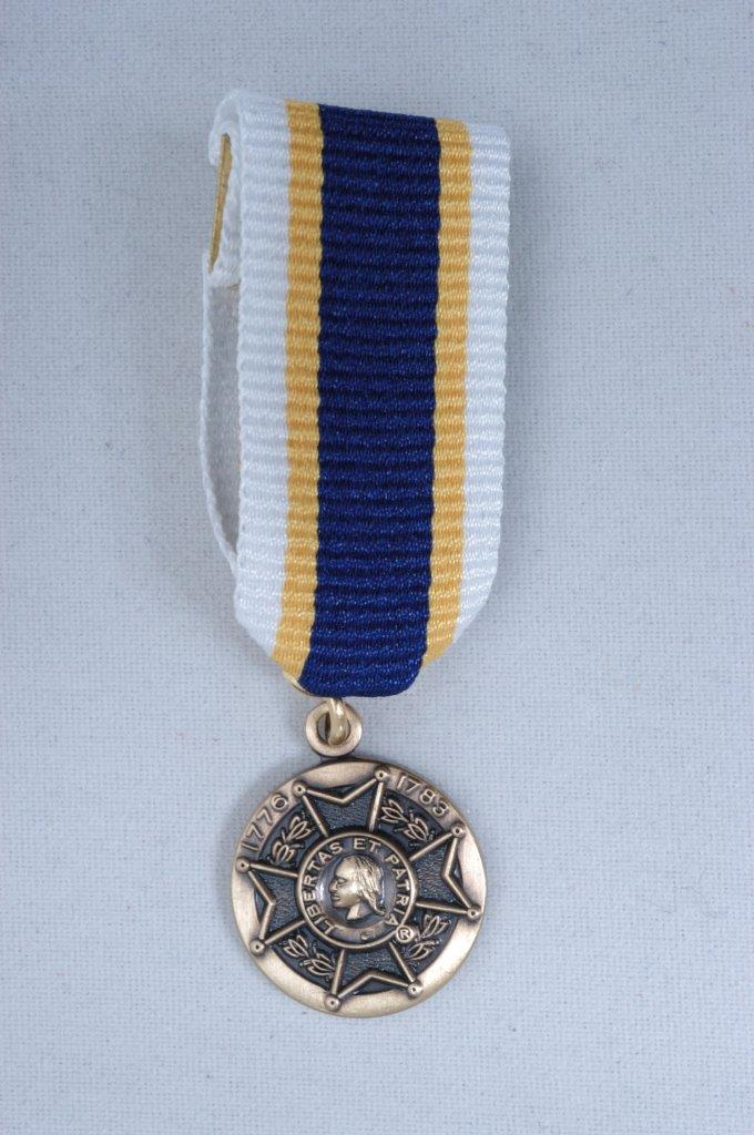 MINIATURE WAR SERVICE MEDAL MAIN
