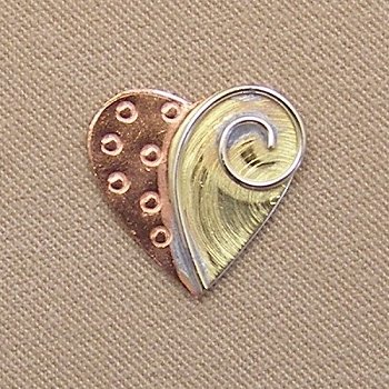 Puffin & Company Magnetic Needle Nanny - Mini Heart MAIN