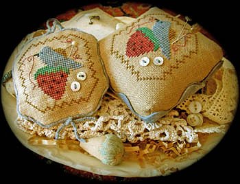 Homespun Elegance - Stitching Things Pin Cushion MAIN