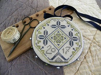 Threadwork Primitives - Quaker Clover Pinwheel MAIN