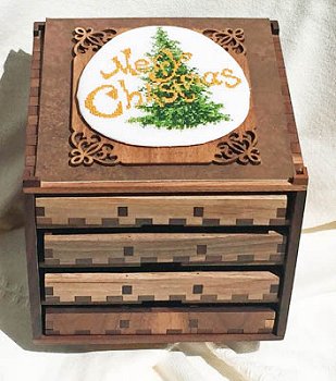 Keslyn's - Boxed Treasures Christmas Tree MAIN