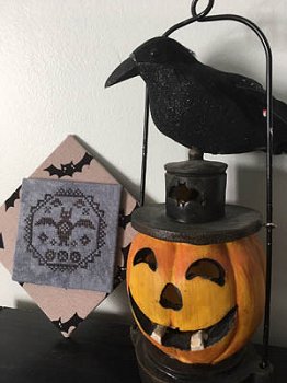 Darling & Whimsy Designs - Quirky Quaker #3 Bat MAIN
