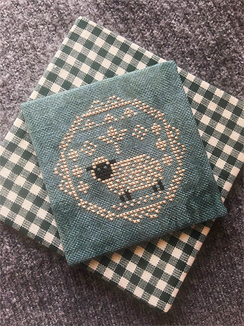 Darling & Whimsy Designs - Quirky Quaker #8 Sheep MAIN