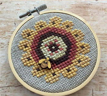 Heart in Hand Needleart - Merry Making Mini - Flower Fun MAIN