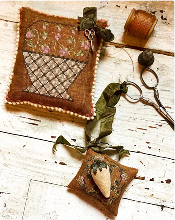 Stacy Nash Designs  - Strawberry Basket Pinkeep & Scissor Fob MAIN