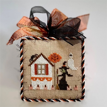 Heart In Hand Needleart - Halloween Frill MAIN