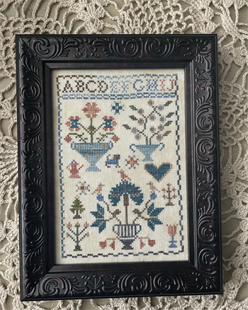 From The Heart - Hannah's Little Sampler MAIN