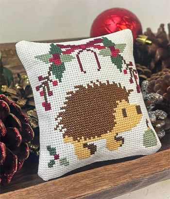 Anabella's - Pillow Pals Hazel The Hedgehog Christmas Edition MAIN