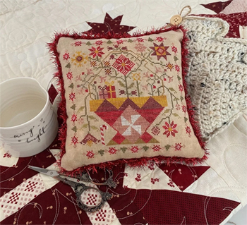 Pansy Patch Quilts and Stitchery - Betsy's Holiday Baskets Series - Betsy's Christmas Basket MAIN
