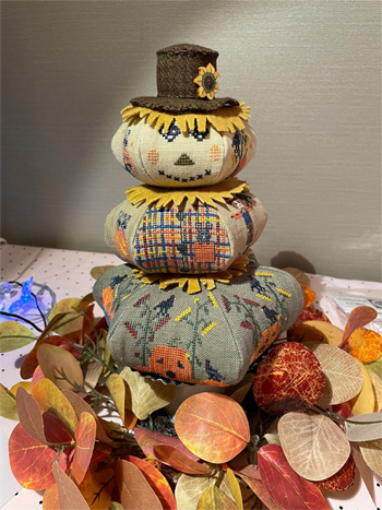 Praiseworthy Stitches - Sunflower Farm Stacker MAIN