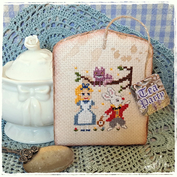 Fairy Wool in the Wood - Tiny Fairy Tales Collection 4 - Alice In The Wonderland MAIN