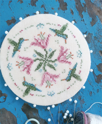 Mojo Stitches - A Charm Of Hummingbirds: A Georgian Pinwheel MAIN