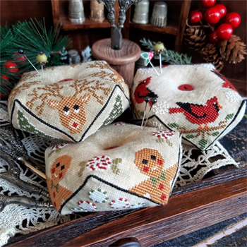 Puntini Puntini - Christmas Biscornu Trio 2024 MAIN