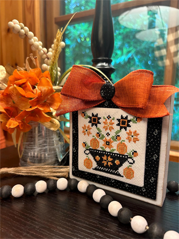 Anabella's - Baskets of Blooms Halloween MAIN