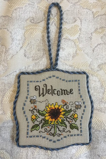 The Sweetheart Tree - Sunflowers & Bumblebees Welcome MAIN