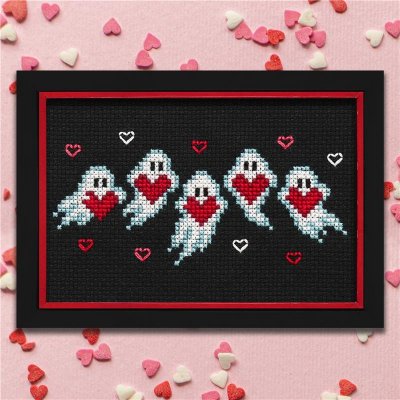 Lola Crow - Ghostly Valentine MAIN