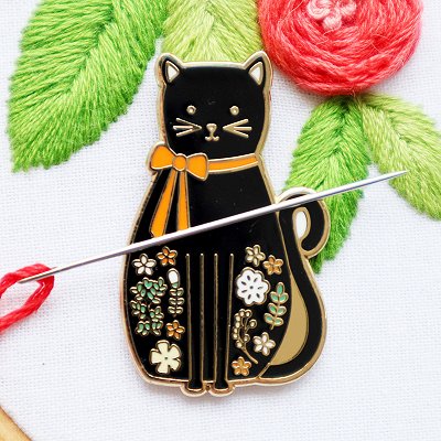 Flamingo Toes Needle Minder - Black Cat MAIN
