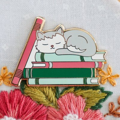 Flamingo Toes Needle Minder - Bookish Cat MAIN