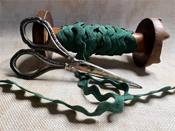 Dames of the Needle - Rick Rack 1/4" Boxing Day MAIN