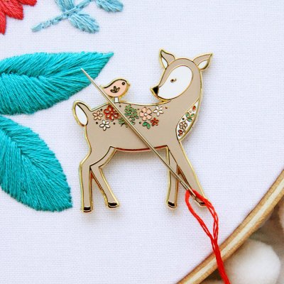 Flamingo Toes Needle Minder - Floral Deer MAIN