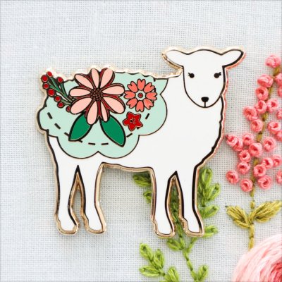 Flamingo Toes Needle Minder - Farmhouse Floral Sheep MAIN