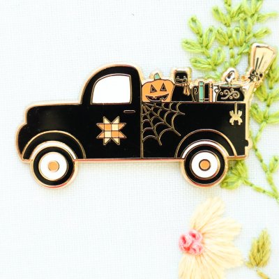 Flamingo Toes Needle Minder - Halloween Truck MAIN