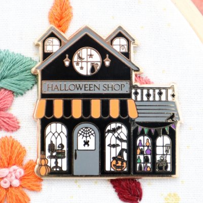 Flamingo Toes Needle Minder - Main Street Halloween Shop MAIN