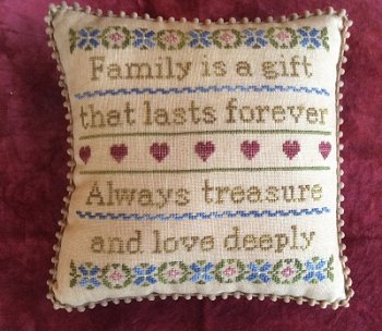 Needle Bling Designs - Family is a Gift MAIN