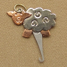 Puffin & Company Needle Threader - Sheep MAIN